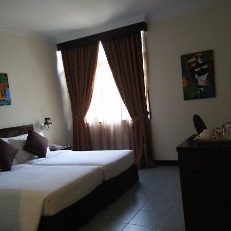 Geopark Hotel Padang Mat Sirat Exterior photo
