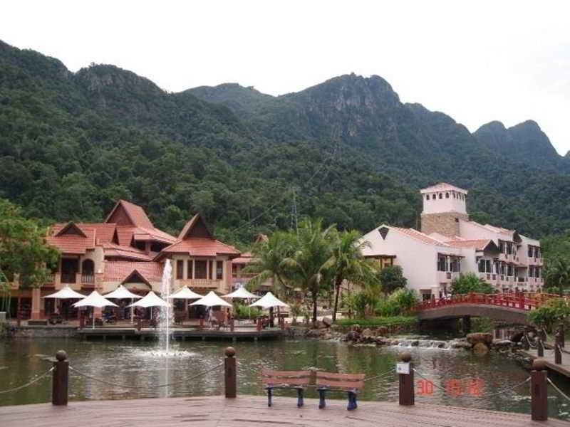 Geopark Hotel Padang Mat Sirat Exterior photo