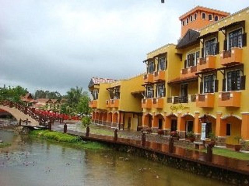 Geopark Hotel Padang Mat Sirat Exterior photo
