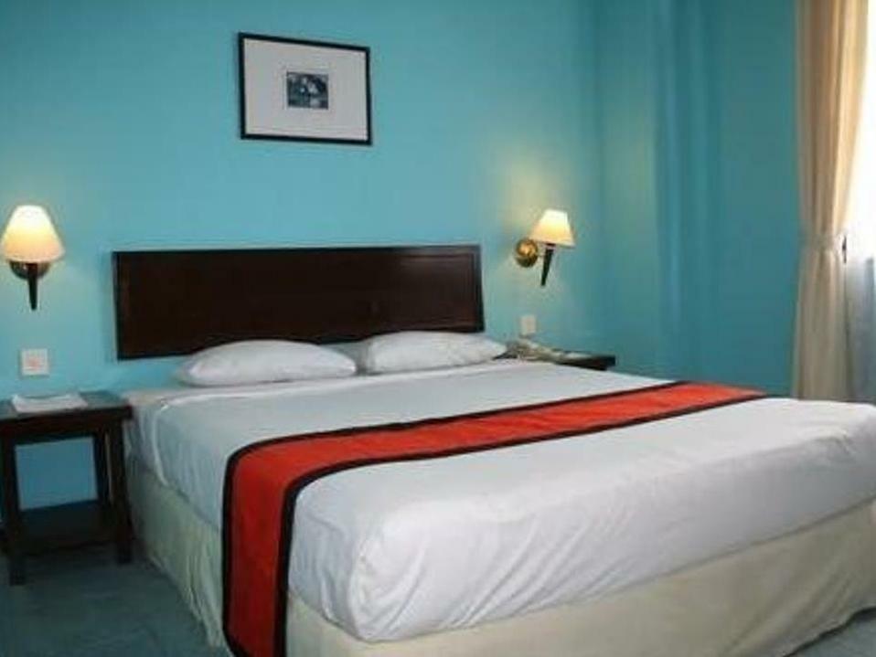 Geopark Hotel Padang Mat Sirat Exterior photo